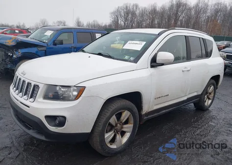 2015 Jeep Compass Latitude z USA, uszkodzony, nr VIN 1C4NJDEB6FD426605